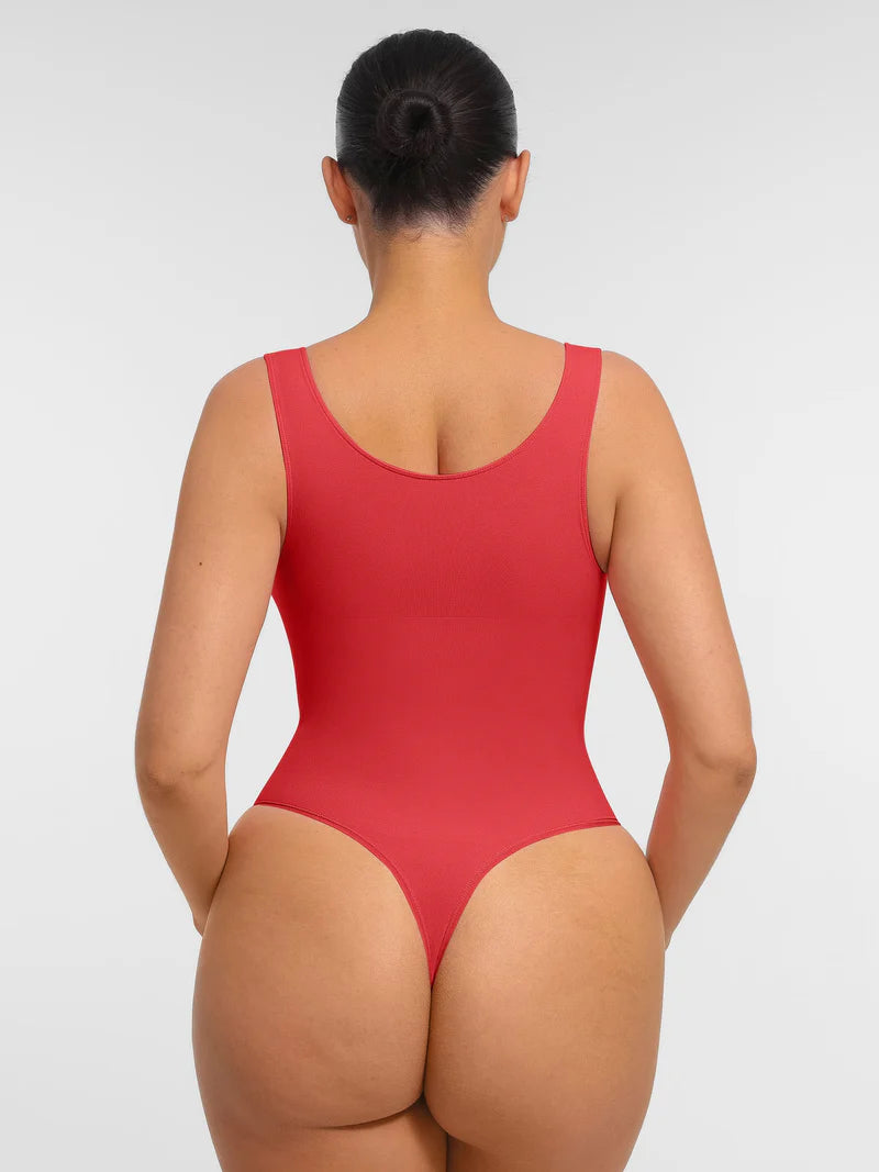 Bezszwowe body modelujące ze stringami