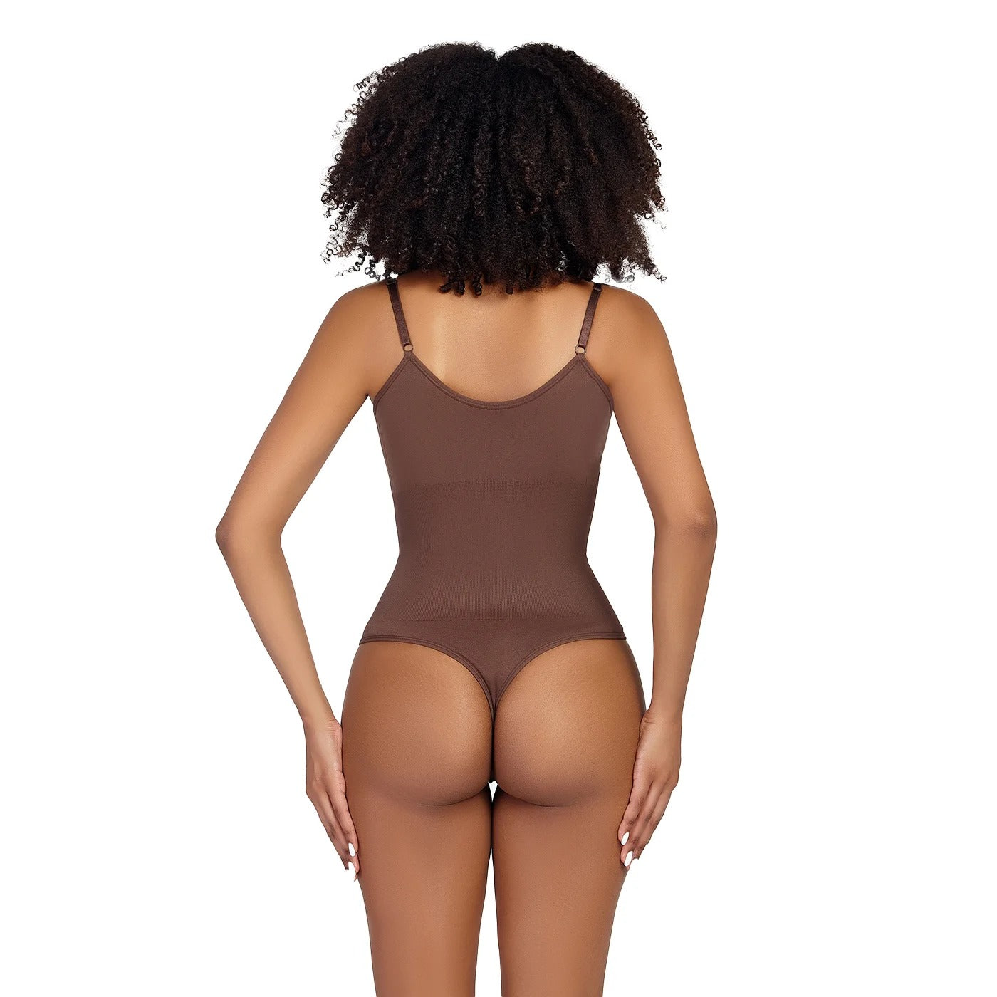 Body modelujące ze stringami