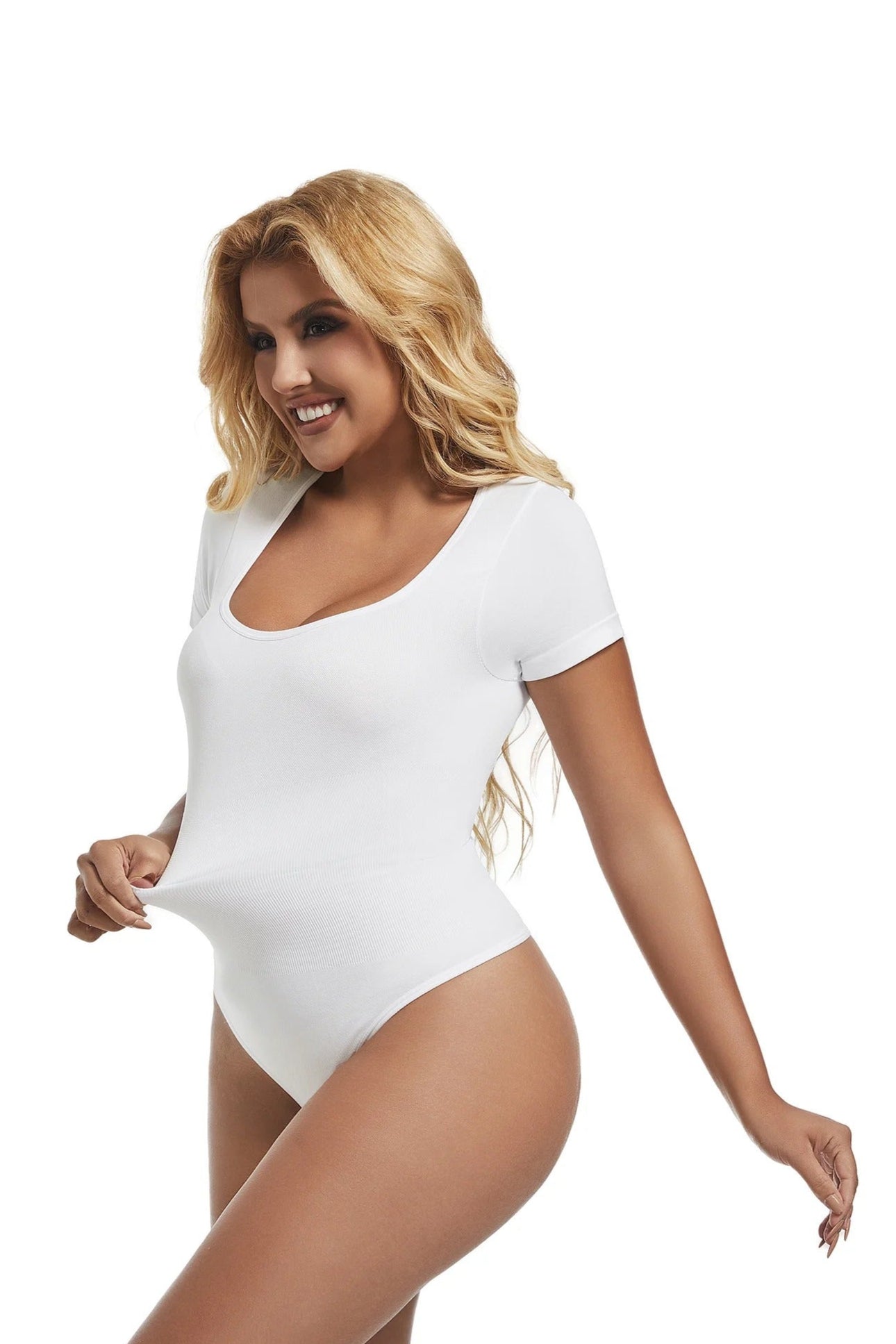 Body z kwadratowym dekoltem i stringami