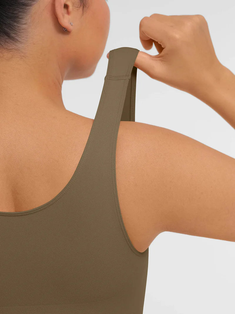 Bezszwowe body modelujące ze stringami