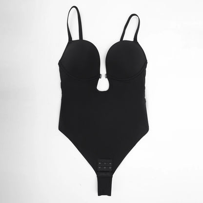 Body z głębokim dekoltem i stringami